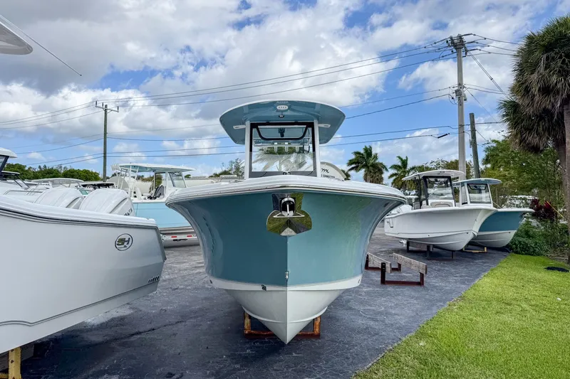 Slide: The Image of Sea Hunt Ultra 255 SE 2026 - 4