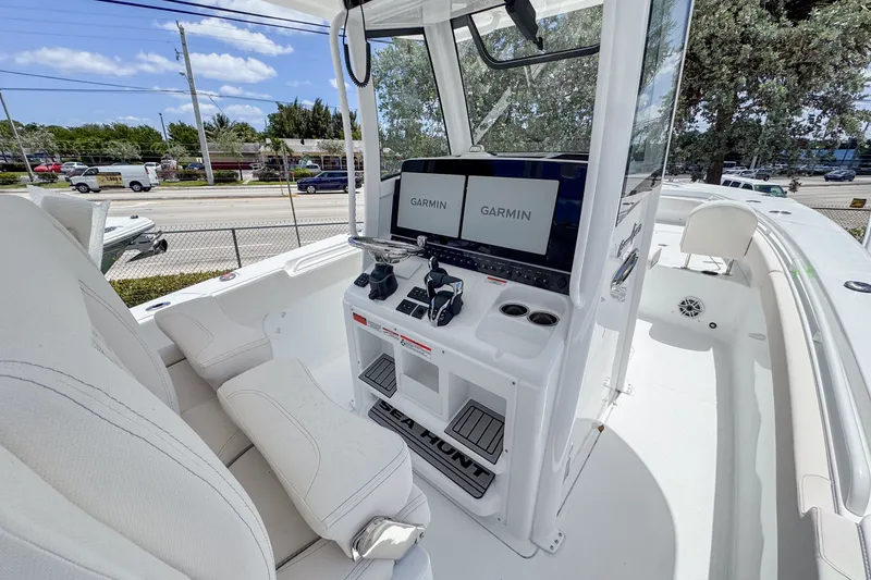 Slide: The Image of Sea Hunt Gamefish 30 Forward Seating 2026 - 4