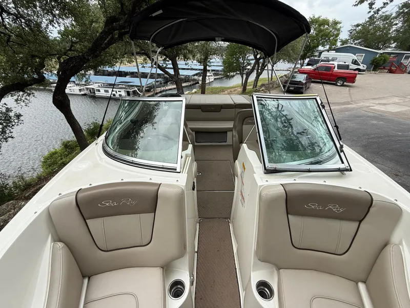 Slide: The Image of Sea Ray SLX 230 2011 - 15