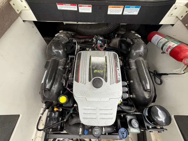 Slide: The Image of Sea Ray SLX 230 2011 - 18