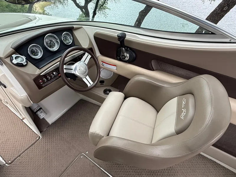 Slide: The Image of Sea Ray SLX 230 2011 - 23