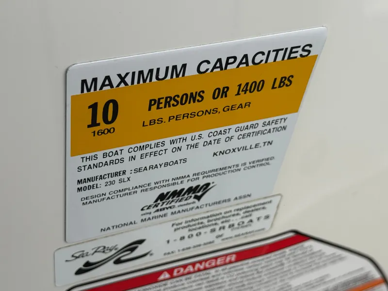 Slide: The Image of Sea Ray SLX 230 2011 - 27