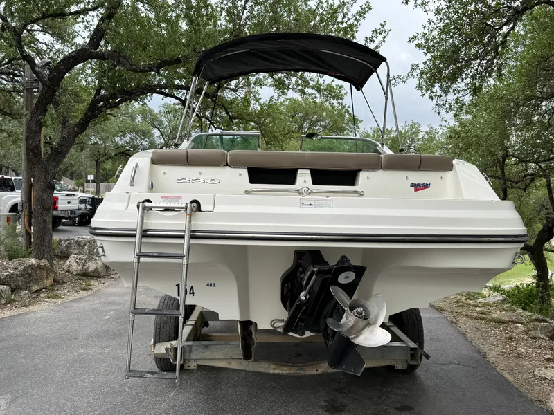 Slide: The Image of Sea Ray SLX 230 2011 - 5