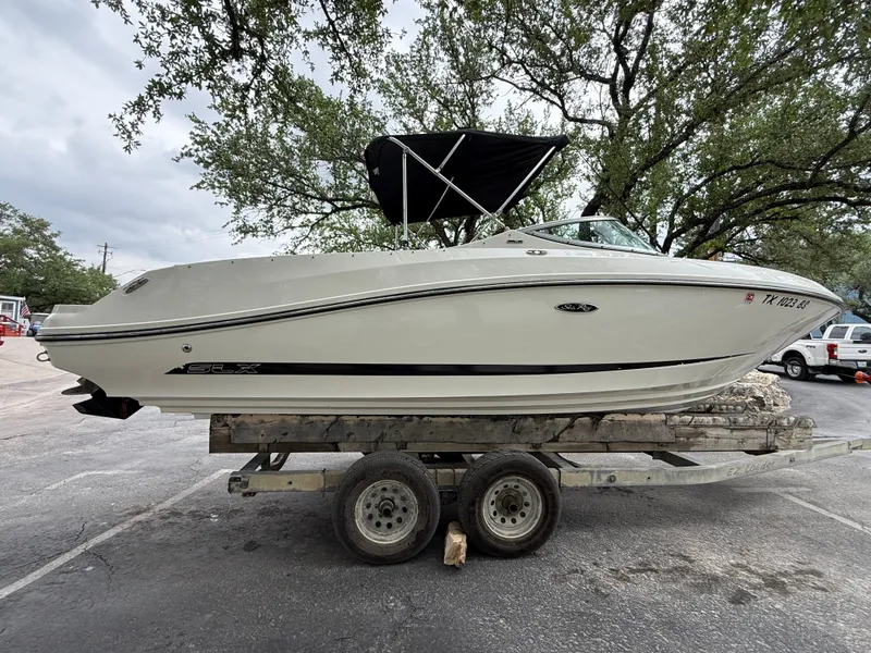 Slide: The Image of Sea Ray SLX 230 2011 - 6