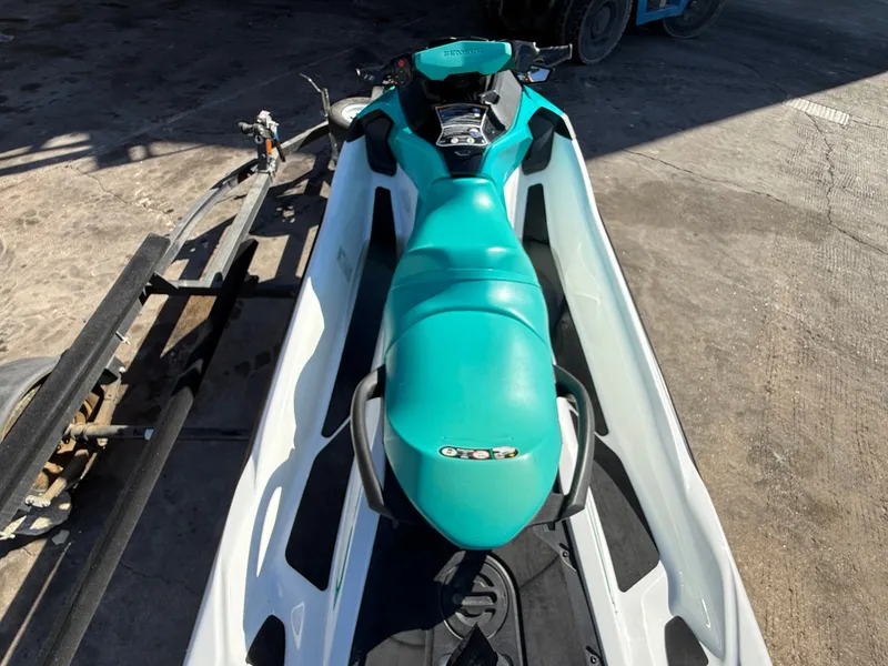 Slide: The Image of Sea-Doo GTX PRO 130 2022 - 11