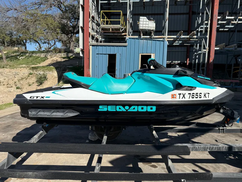 Slide: The Image of Sea-Doo GTX PRO 130 2022 - 2