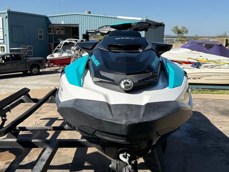 Slide: The Image of Sea-Doo GTX PRO 130 2022 - 3