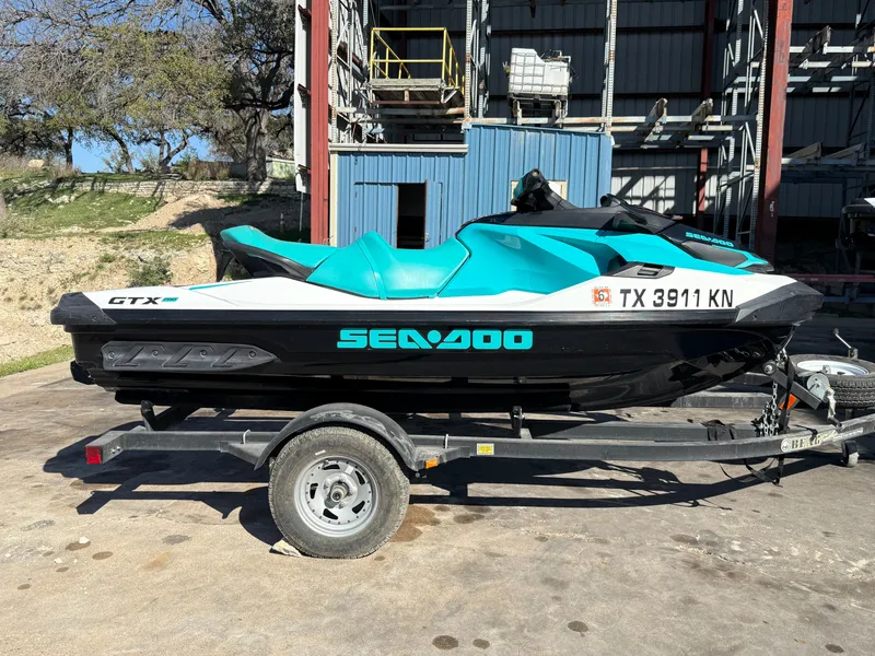 Slide: The Image of Sea-Doo GTX PRO 130 2022 - 7