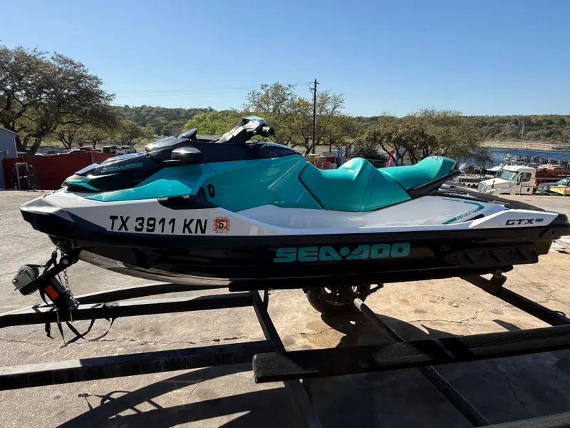 Slide: The Image of Sea-Doo GTX PRO 130 2022 - 9