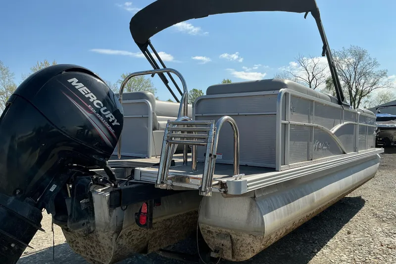 Slide: The Image of 2018 Manitou 23 Aurora LE RF pontoon boat with Mercury outboard motor. - 5