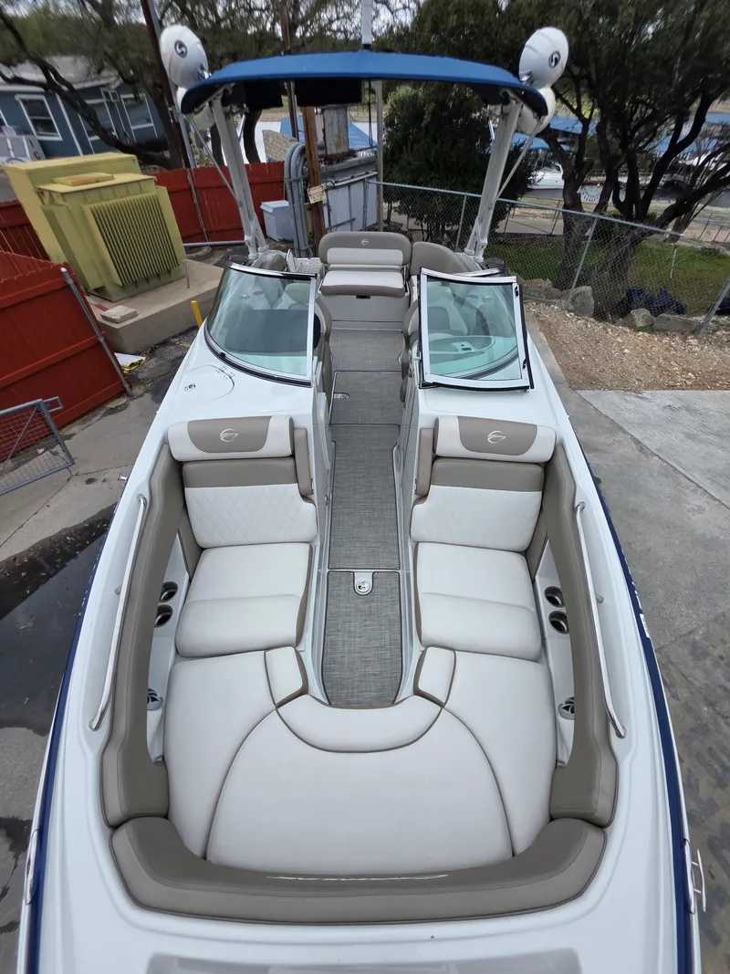 Slide: The Image of Crownline Boats Eclipse E255 2022 - 15