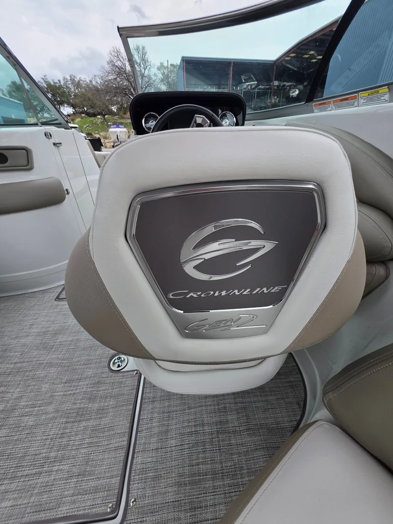 Slide: The Image of Crownline Boats Eclipse E255 2022 - 17