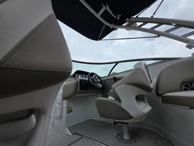 Slide: The Image of Crownline Boats Eclipse E255 2022 - 19
