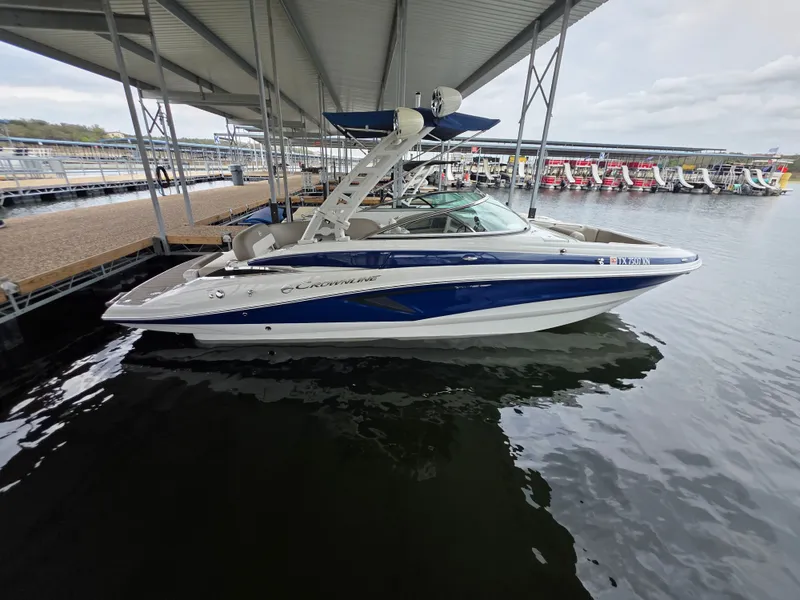 Slide: The Image of Crownline Boats Eclipse E255 2022 - 23