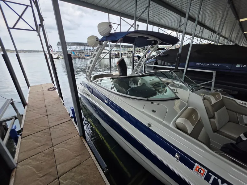 Slide: The Image of Crownline Boats Eclipse E255 2022 - 25