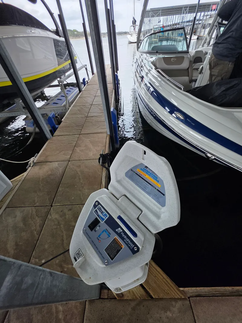 Slide: The Image of Crownline Boats Eclipse E255 2022 - 26