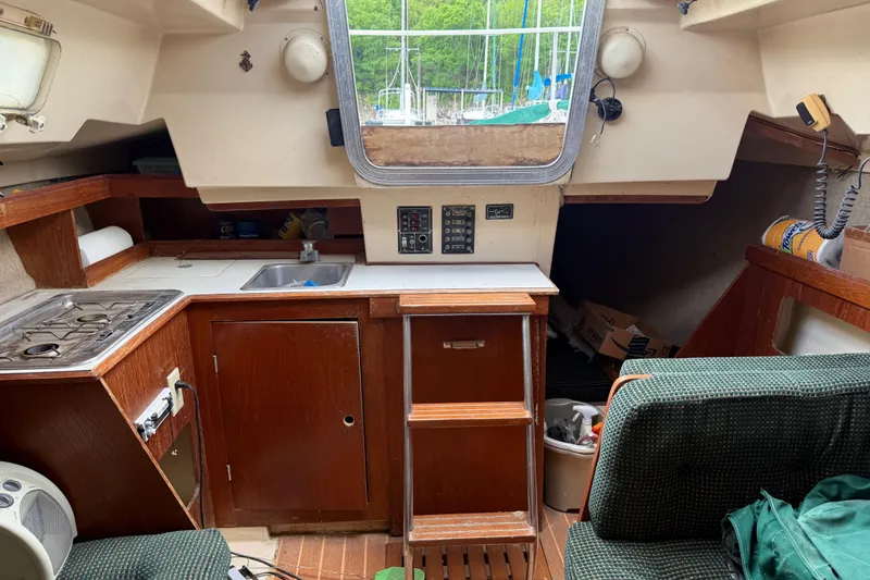 The Image of Hunter 25.5 1985 - undefined