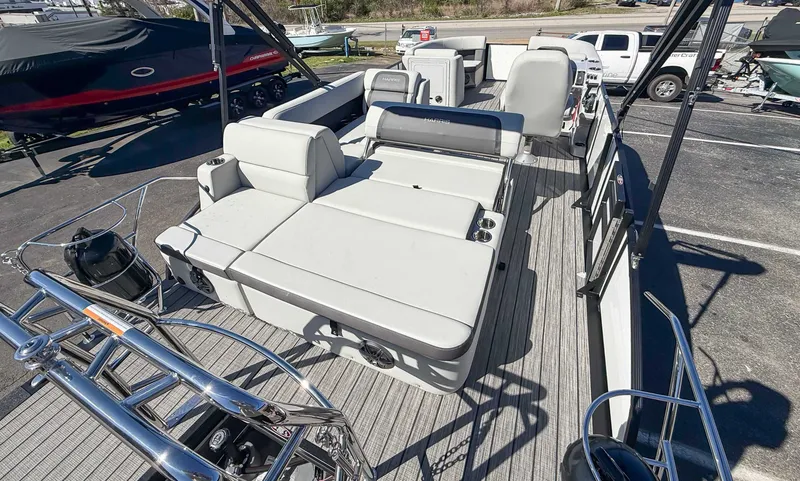 Slide: The Image of Harris Cruiser 210 SL 2025 - 11