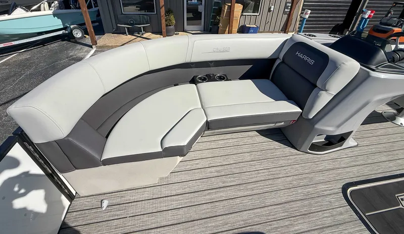 Slide: The Image of Harris Cruiser 210 SL 2025 - 14