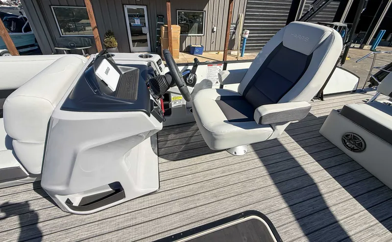 Slide: The Image of Harris Cruiser 210 SL 2025 - 18