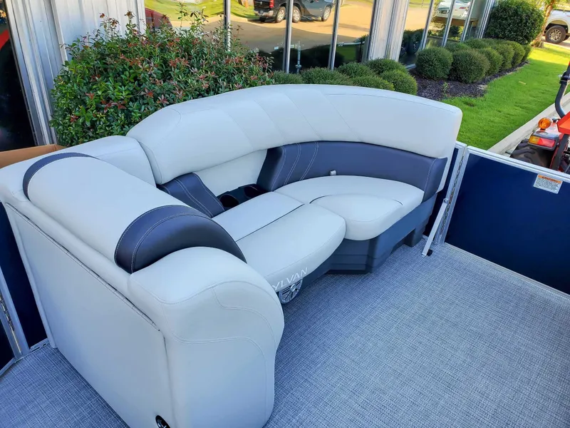 Slide: The Image of Sylvan Mirage 8522 LZ 2023 - 15