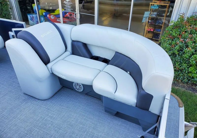 Slide: The Image of Sylvan Mirage 8522 LZ 2023 - 18