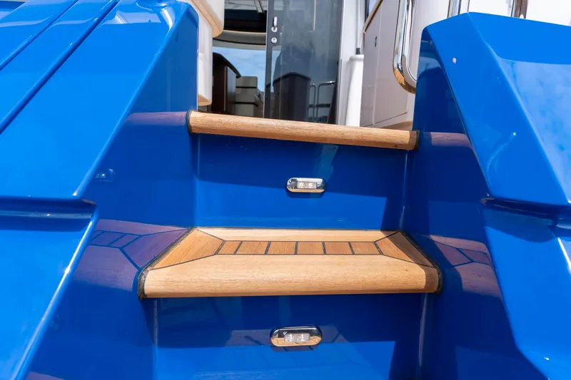 Slide: The Image of Burger 48 CUSTOM 2019 - 52