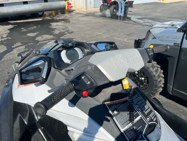 Slide: The Image of Sea-Doo GTI SE 130 2012 - 5
