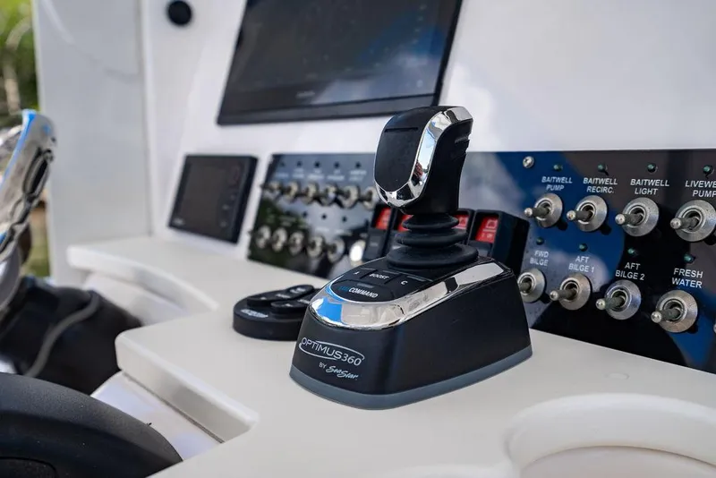 Slide: The Image of Control console of Everglades 355 Center Console boat, 2019 model. - 17