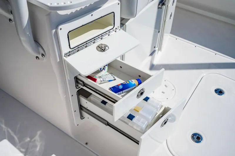 Slide: The Image of Everglades 355 Center Console 2019 - 58