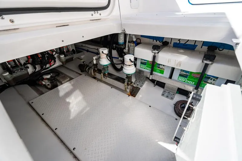 Slide: The Image of Everglades 355 Center Console 2019 - 64