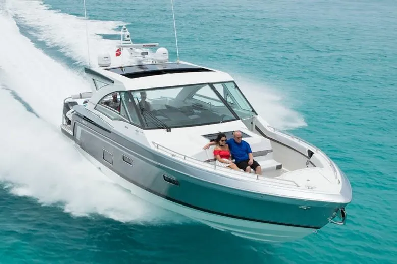 Slide: The Image of Manufacturer Provided Image: 2019 Formula 430 Super Sport Crossover cruising on turquoise waters. - 4