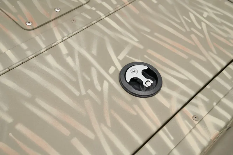 Slide: The Image of Manufacturer Provided Image: Tracker Grizzly 1654 T Sportsman - 25