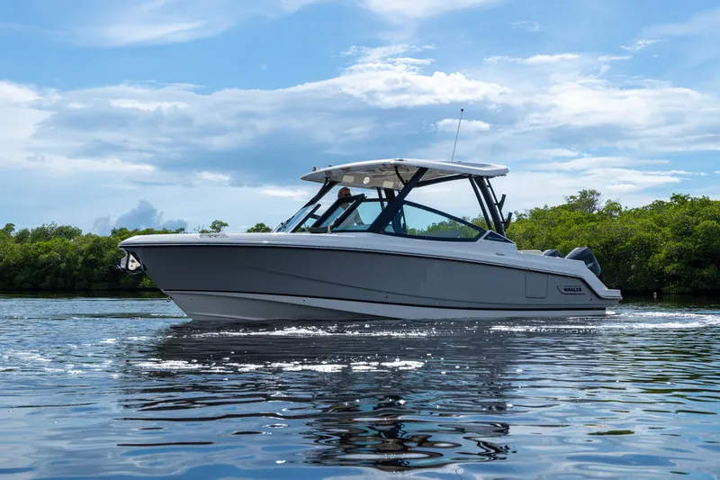 Slide: The Image of Boston Whaler 280 Vantage 2027 - 2