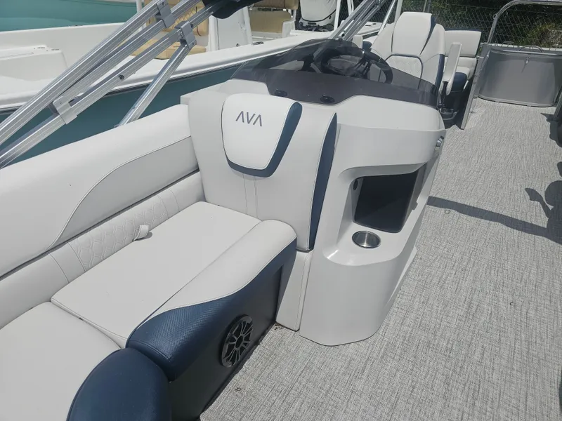 Slide: The Image of Interior of Avalon LSZ 2185 QUAD LOUNGER 2026 pontoon boat. - 10