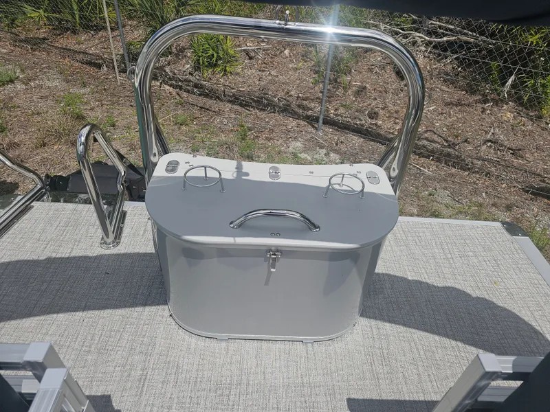 Slide: The Image of 2026 Avalon LSZ 2185 boat with stainless steel railing and storage. - 13