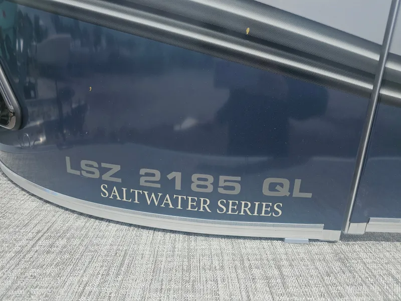 Slide: The Image of Avalon LSZ 2185 QL Saltwater Series boat, 2026 model. - 20