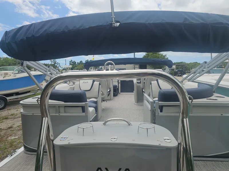 Slide: The Image of Interior view of Avalon LSZ 2185 QUAD LOUNGER 2026 pontoon boat. - 28