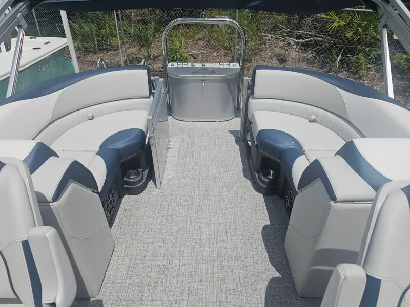 Slide: The Image of Interior of Avalon LSZ 2185 QUAD LOUNGER 2026 with luxurious seating. - 6