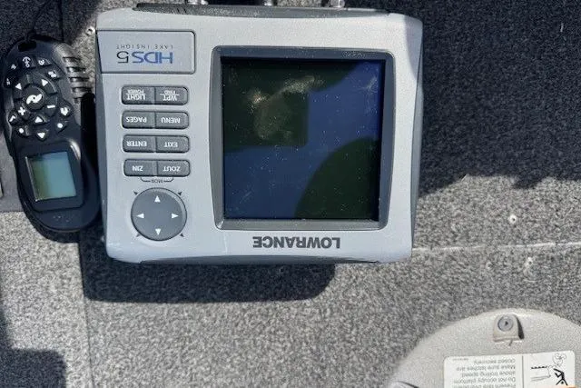 Slide: The Image of Lowrance HDS-5 fishfinder on 2011 Lund 1875 Impact SS boat dashboard. - 20
