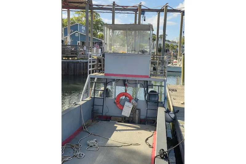 Slide: The Image of Amphibious landing craft docked, Cool Amphibious Manufacturers International, 2012 model. - 6