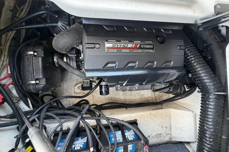 Slide: The Image of Engine compartment of 2020 Yamaha Boats 275SD with SVHO engine visible. - 20