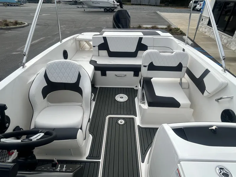 Slide: The Image of Bayliner VR6OB 2026 - 13