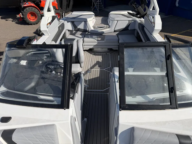 Slide: The Image of Nautique Super Air Nautique G23 2021 - 18