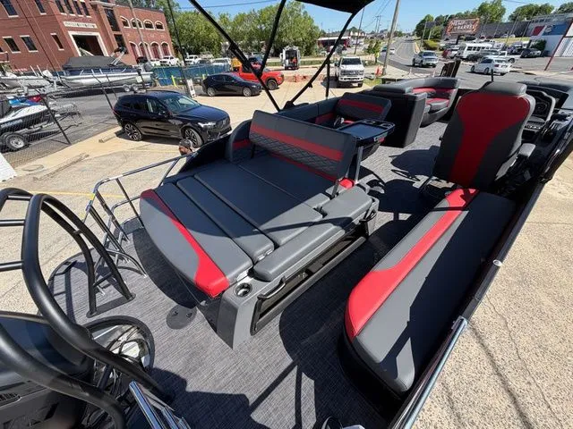 Slide: The Image of Godfrey Monaco 235 SFL - 250 Suzuki SS 2026 - 10