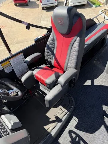 Slide: The Image of Godfrey Monaco 235 SFL - 250 Suzuki SS 2026 - 15