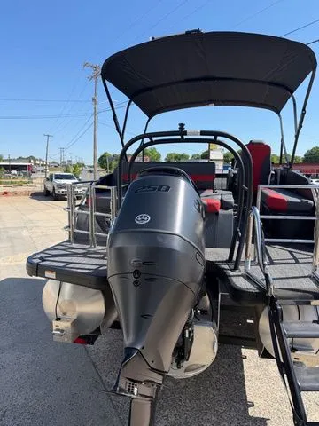 Slide: The Image of Godfrey Monaco 235 SFL - 250 Suzuki SS 2026 - 4