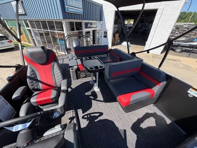 Slide: The Image of Godfrey Monaco 235 SFL - 250 Suzuki SS 2026 - 7