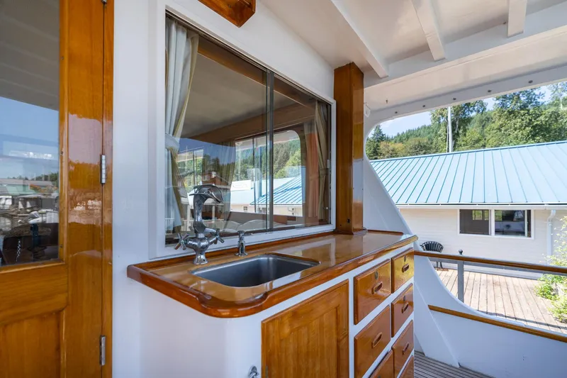 Slide: The Image of Grand Banks 52 Europa 1976 - 55