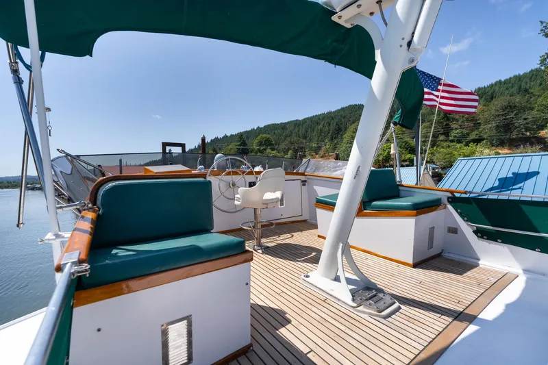 Slide: The Image of Grand Banks 52 Europa 1976 - 59